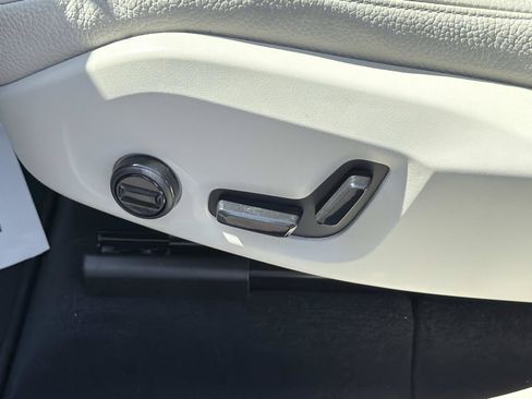Certified 2023 Volvo XC60 B5 Plus w/ Protection Package Premier FWD image 18