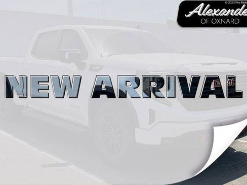 Used 2025 GMC Sierra 1500 Elevation w/ Elevation Premium Package AWD/4WD image 1