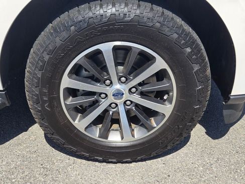 Used 2018 Ford Expedition XLT RWD image 21
