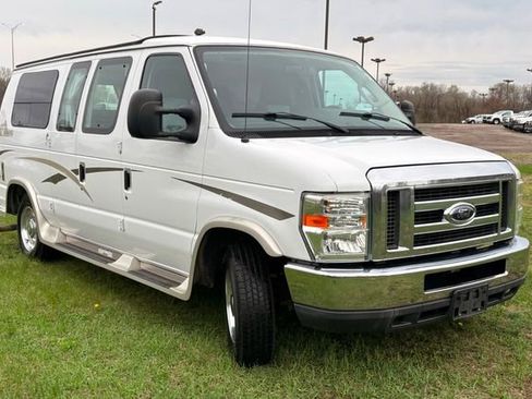 Used 2010 Ford E-150 and Econoline 150 RWD image 7