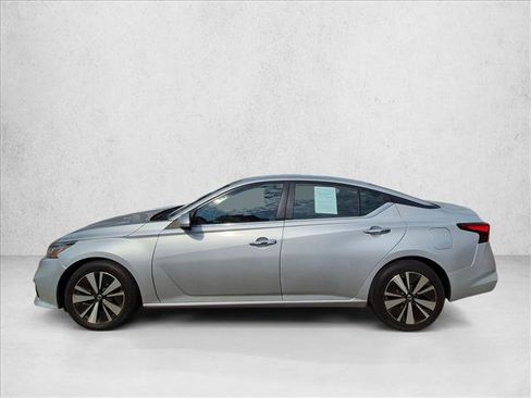 Used 2022 Nissan Altima 2.5 SV FWD image 8