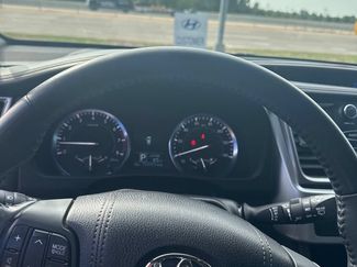 Used 2015 Toyota Highlander Plus FWD video 2
