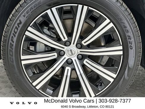 Certified 2025 Volvo XC90 B6 Plus AWD/4WD image 10