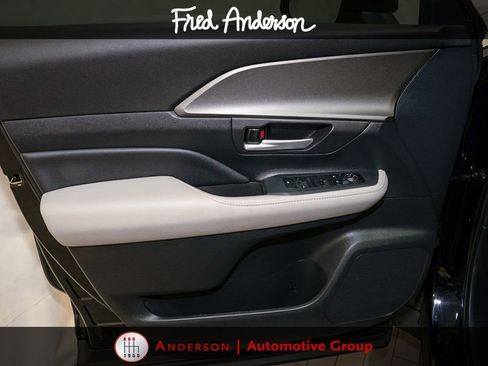 Certified 2025 Toyota Grand Highlander FWD image 14
