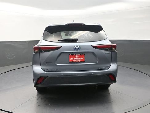 Used 2024 Toyota Highlander Limited AWD/4WD image 7