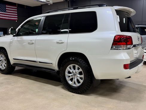 Used 2016 Toyota Land Cruiser AWD/4WD image 11