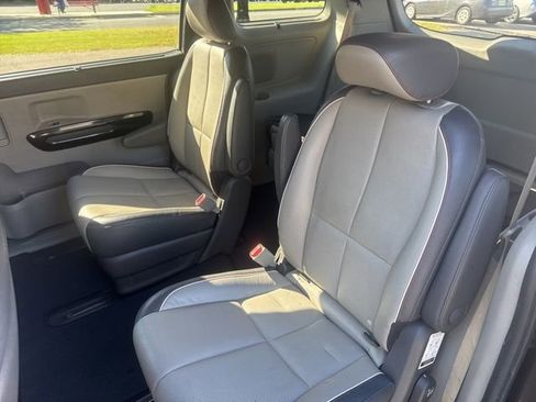 Used 2016 Kia Sedona SX image 19