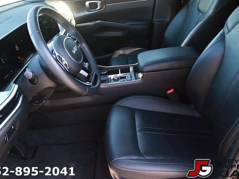 Certified 2025 Kia Sorento S w/ Panoramic Sunroof Package FWD image 14