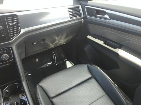 Used 2022 Volkswagen Atlas Cross Sport SEL R-Line AWD/4WD image 13