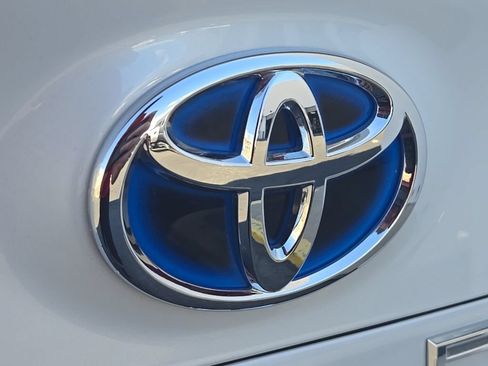 Used 2024 Toyota Camry XSE w/ Navigation Package FWD image 40