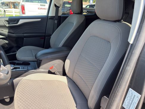 Used 2022 Ford Escape SE FWD image 13