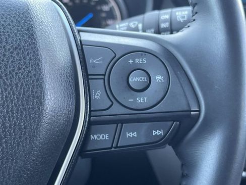 Used 2024 Toyota Venza LE image 28