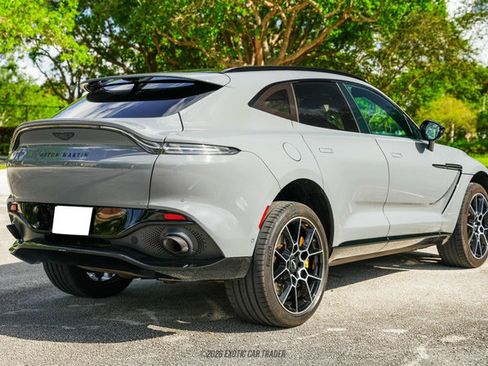 Used 2021 Aston Martin DBX AWD/4WD image 8