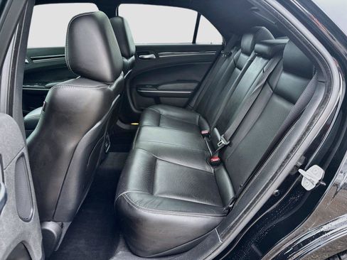 Used 2022 Chrysler 300 S w/ Comfort Group RWD image 10