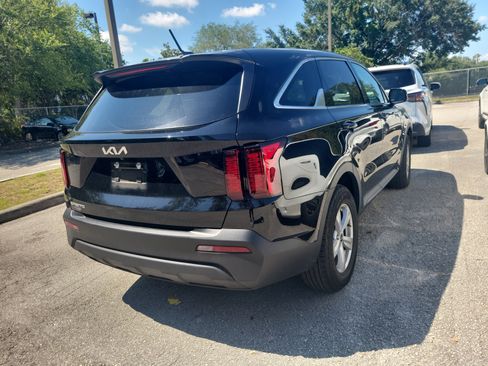 Used 2023 Kia Sorento LX FWD image 6