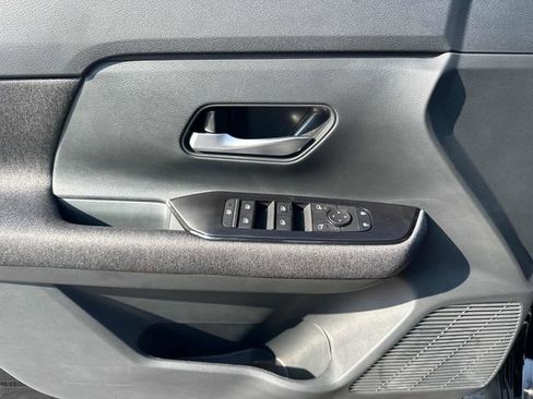 New 2025 Nissan Kicks SV w/ SV Premium Package image 7