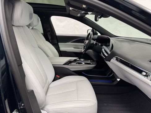 Used 2024 Cadillac Lyriq Luxury image 39