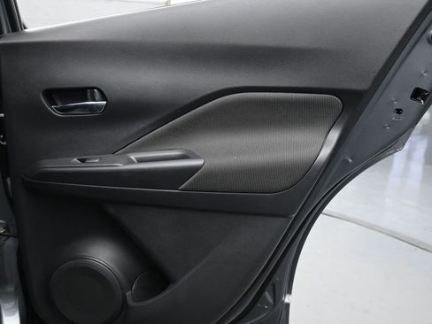 Used 2020 Nissan Kicks SV image 21