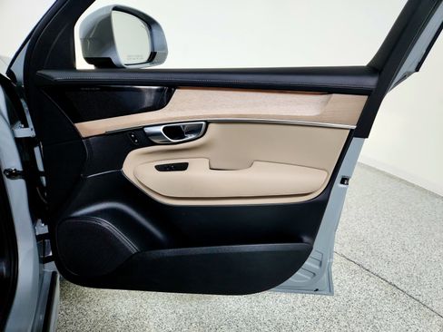 Used 2026 Volvo XC90 B6 Plus image 24