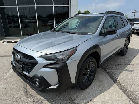 Used 2023 Subaru Outback Onyx Edition AWD/4WD image 3