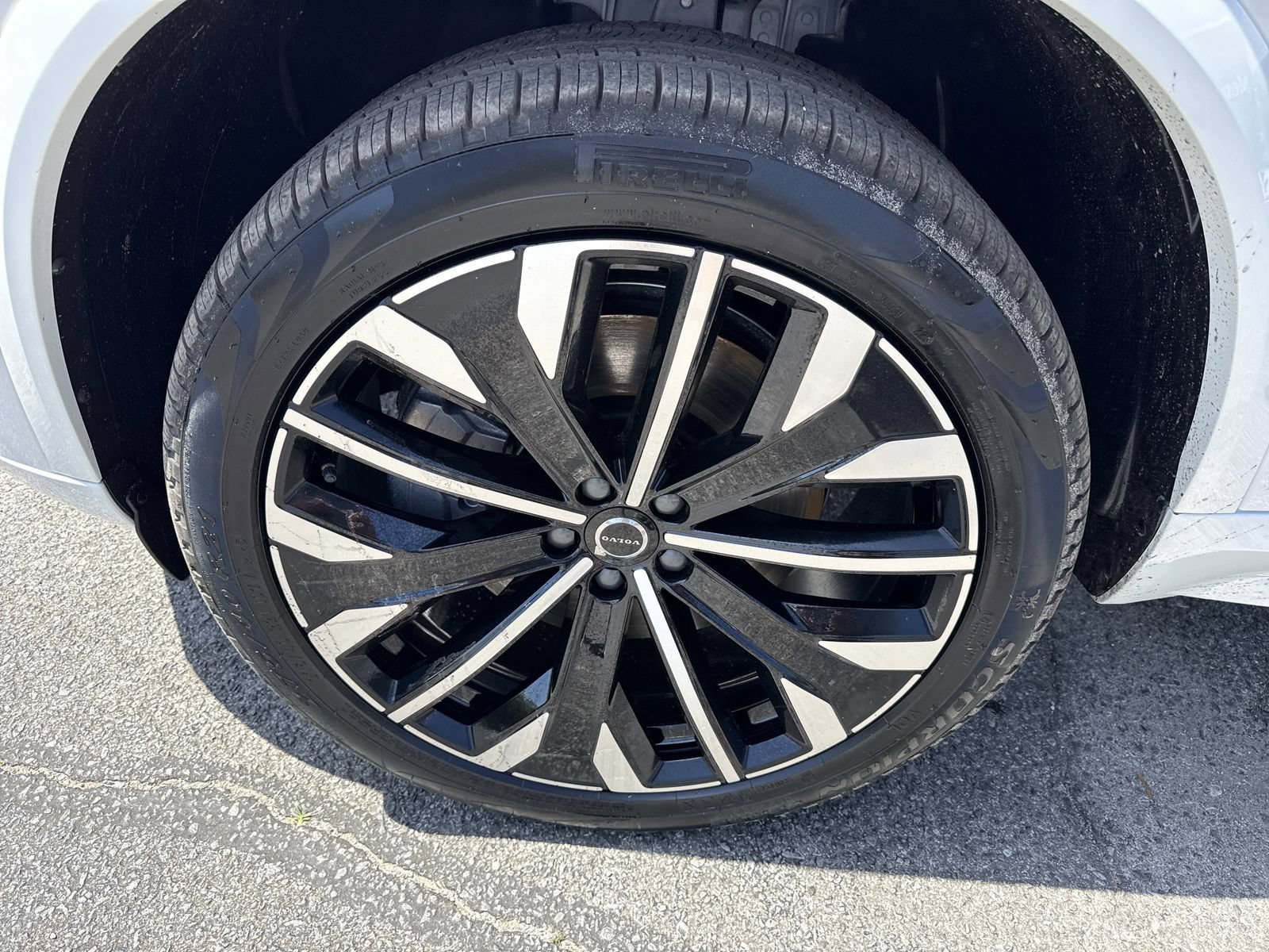 New 2026 Volvo XC90 T8 Plus w/ Protection Package Premier AWD/4WD image 9