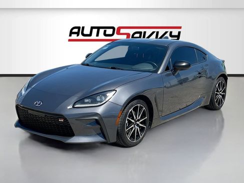 Used 2022 Toyota GR86 RWD image 3