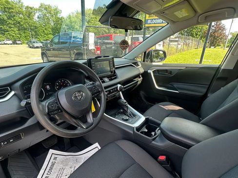 Used 2020 Toyota RAV4 LE AWD/4WD image 21