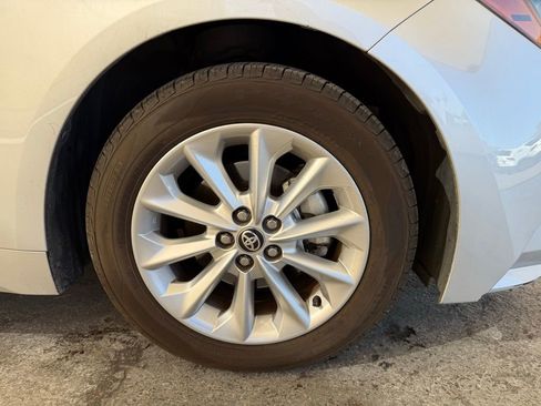 Used 2022 Toyota Corolla LE w/ LE Convenience Package FWD image 11