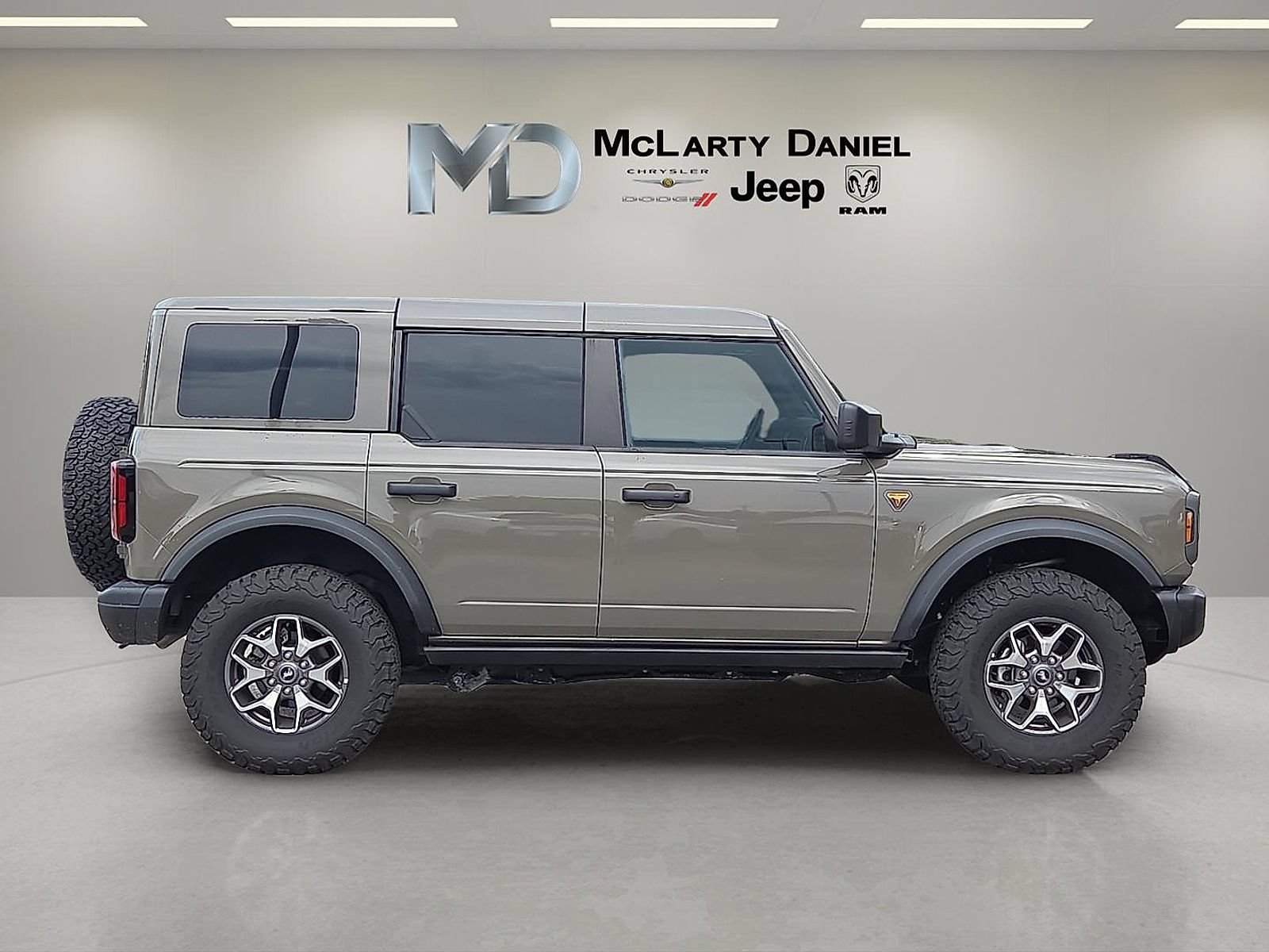 Used 2025 Ford Bronco Badlands AWD/4WD image 6