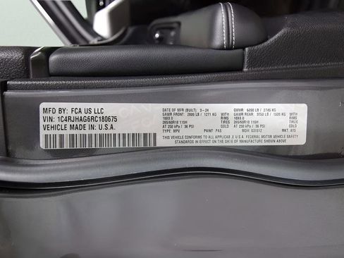 Used 2024 Jeep Grand Cherokee Altitude image 16