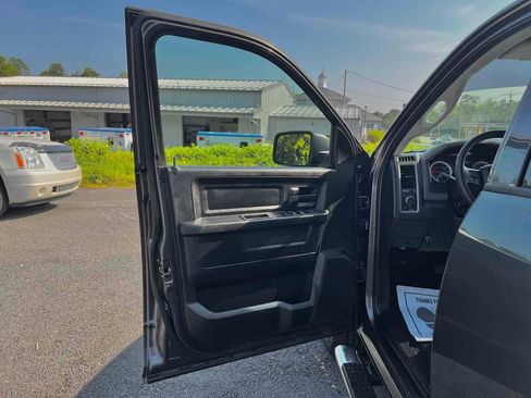 Used 2018 RAM 1500 Express image 11