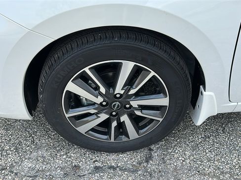 New 2025 Nissan Versa SV w/ Electronics Package image 8