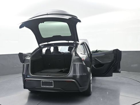 Used 2026 Tesla Model Y 2WD image 67