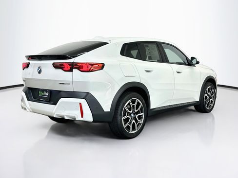 Used 2026 BMW X2 xDrive28i AWD/4WD image 9
