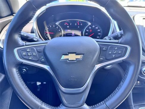 Used 2022 Chevrolet Equinox LT image 12