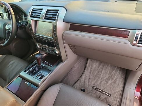 Used 2019 Lexus GX 460 image 29