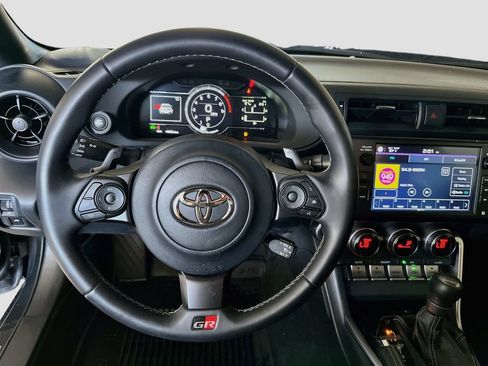 Used 2026 Toyota GR86 Premium w/ ALL Weather Mat Package (TMS) RWD image 11