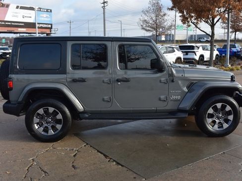 Used 2018 Jeep Wrangler Unlimited Sahara image 4