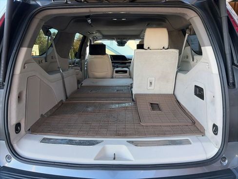Used 2021 Cadillac Escalade ESV Premium Luxury Platinum image 26