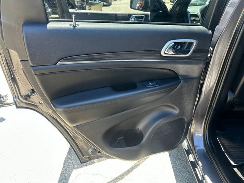 Used 2021 Jeep Grand Cherokee Limited AWD/4WD image 25