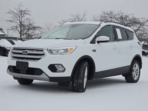Used 2018 Ford Escape SE w/ Ford Safe & Smart Package image 11