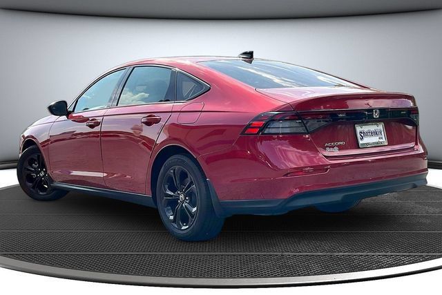 Certified 2025 Honda Accord SE image 7