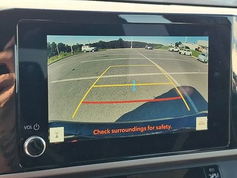 Used 2025 Toyota Camry SE FWD image 18