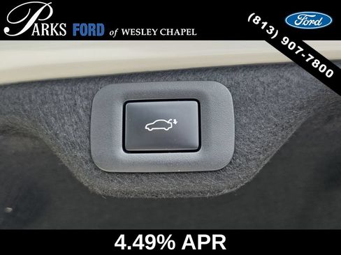 Used 2022 Lexus ES 300h Ultra Luxury w/ Accessory Package 2 FWD image 10