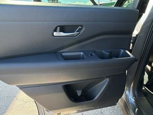 New 2026 Nissan Pathfinder SL image 14