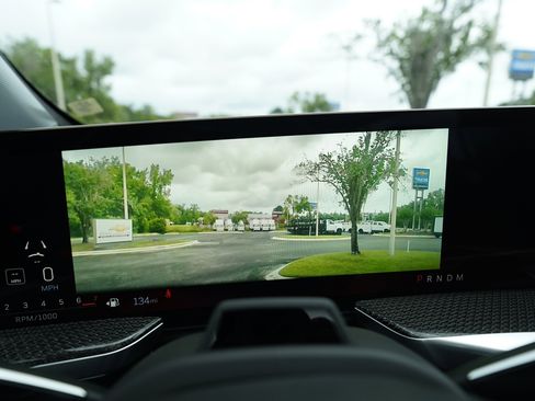 Used 2025 Cadillac Escalade ESV V AWD/4WD image 40