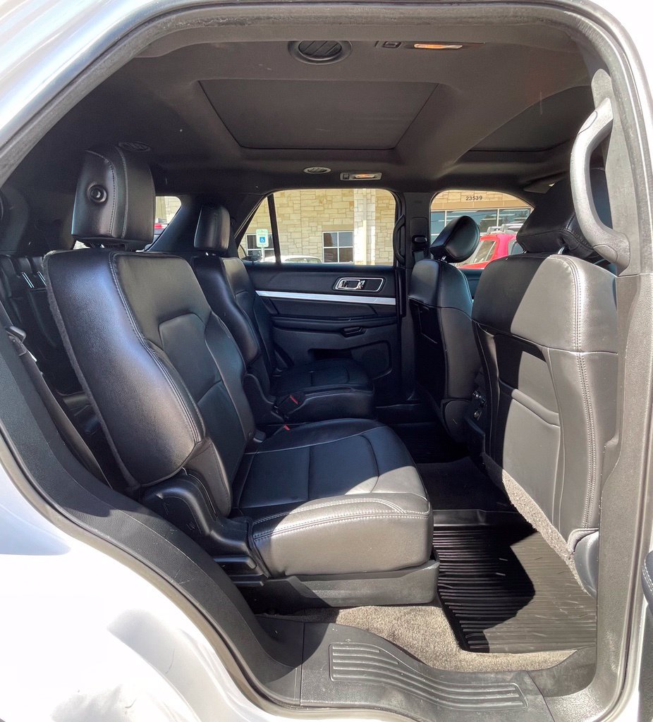 Used 2017 Ford Explorer XLT w/ Equipment Group 202A FWD image 34