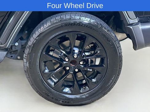 Used 2025 Jeep Wrangler Unlimited Sahara AWD/4WD image 6