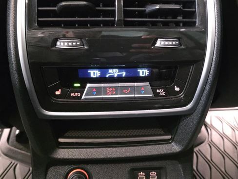 Used 2023 BMW X7 xDrive40i w/ Premium Package image 26