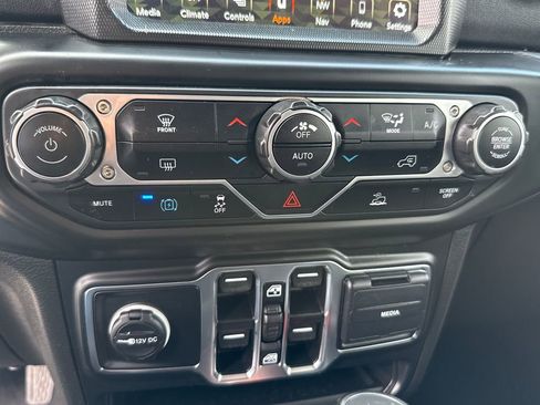 Certified 2023 Jeep Wrangler Unlimited Sahara AWD/4WD image 29